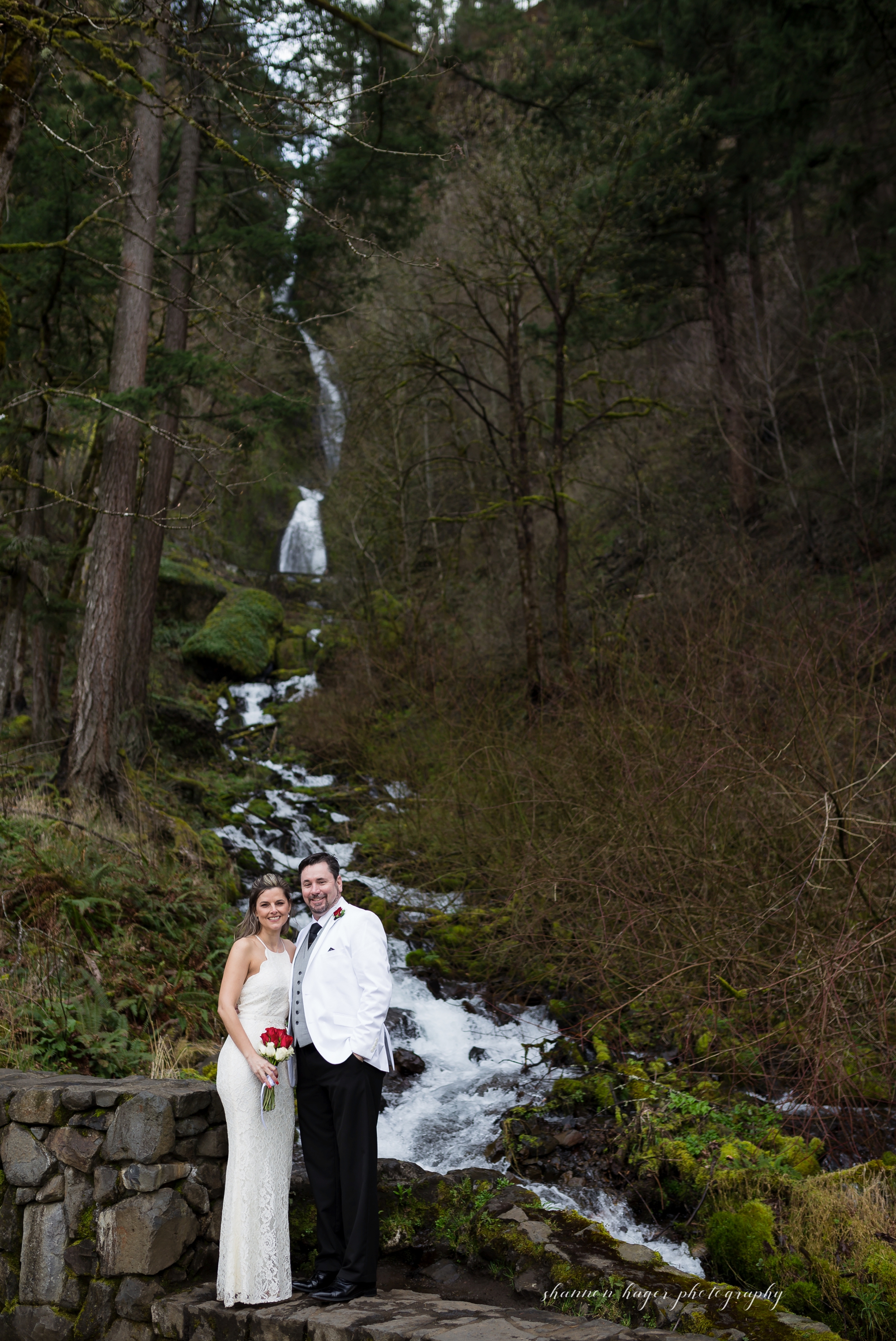 multnomah falls elopement, oregon elopement photographer, oregon destination elopement, shannon hager photography