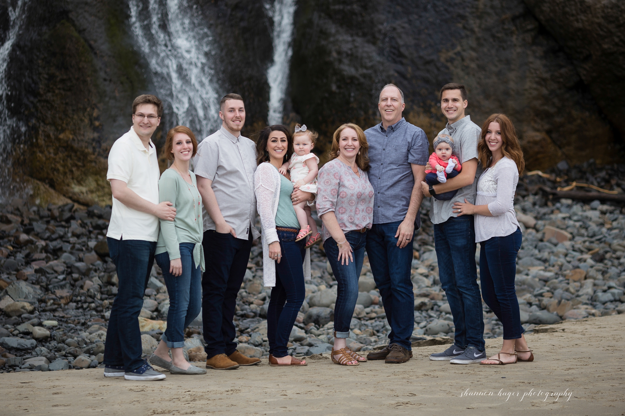 cannon beach family photographer, oregon coast family session, hug point cannon beach, shannon hager photography