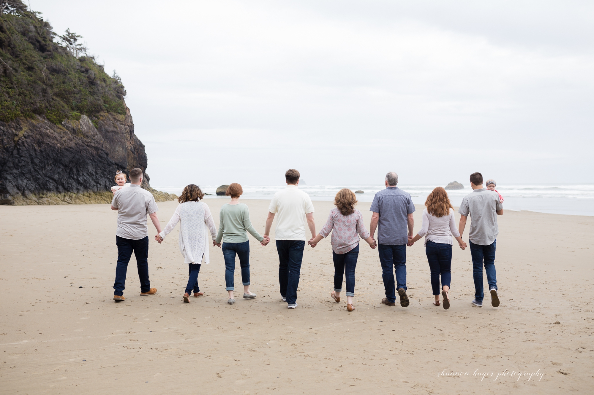 cannon beach family photographer, oregon coast family session, hug point cannon beach, shannon hager photography