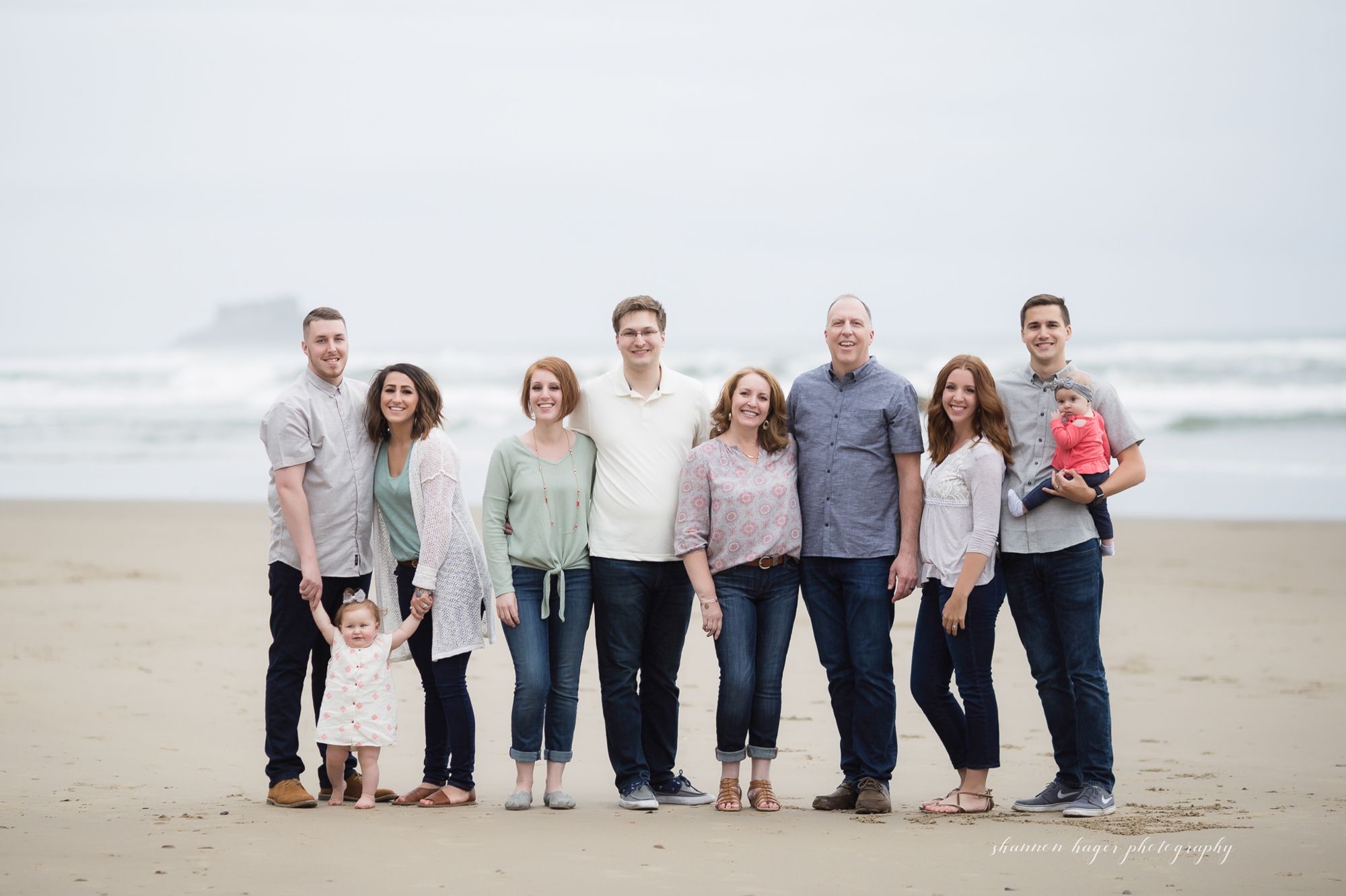 cannon beach family photographer, oregon coast family session, hug point cannon beach, shannon hager photography