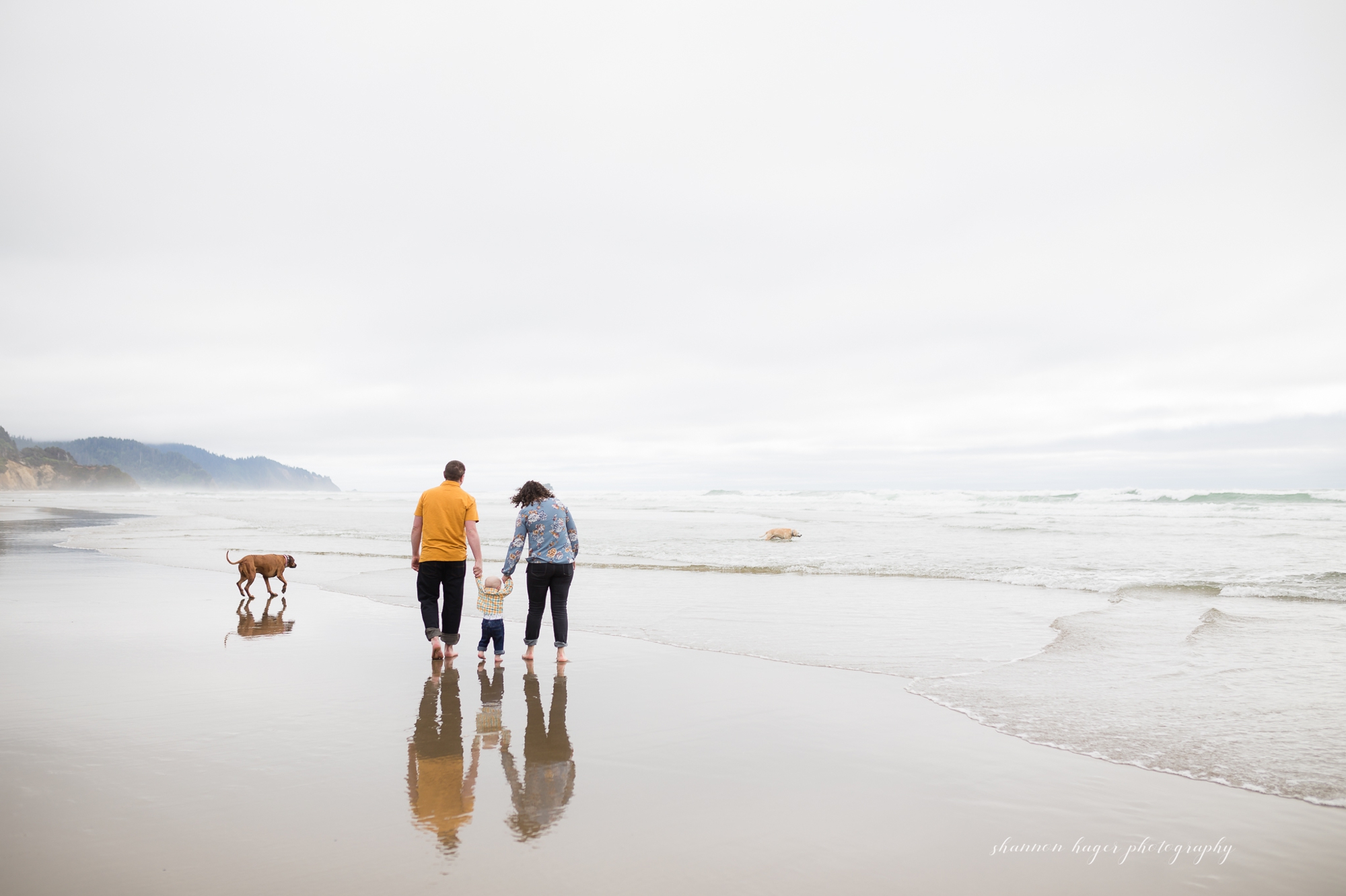 cannon beach family session, 1st birthday photos at the beach, portland family photographer, oregon coast photographer, shannon hager photography