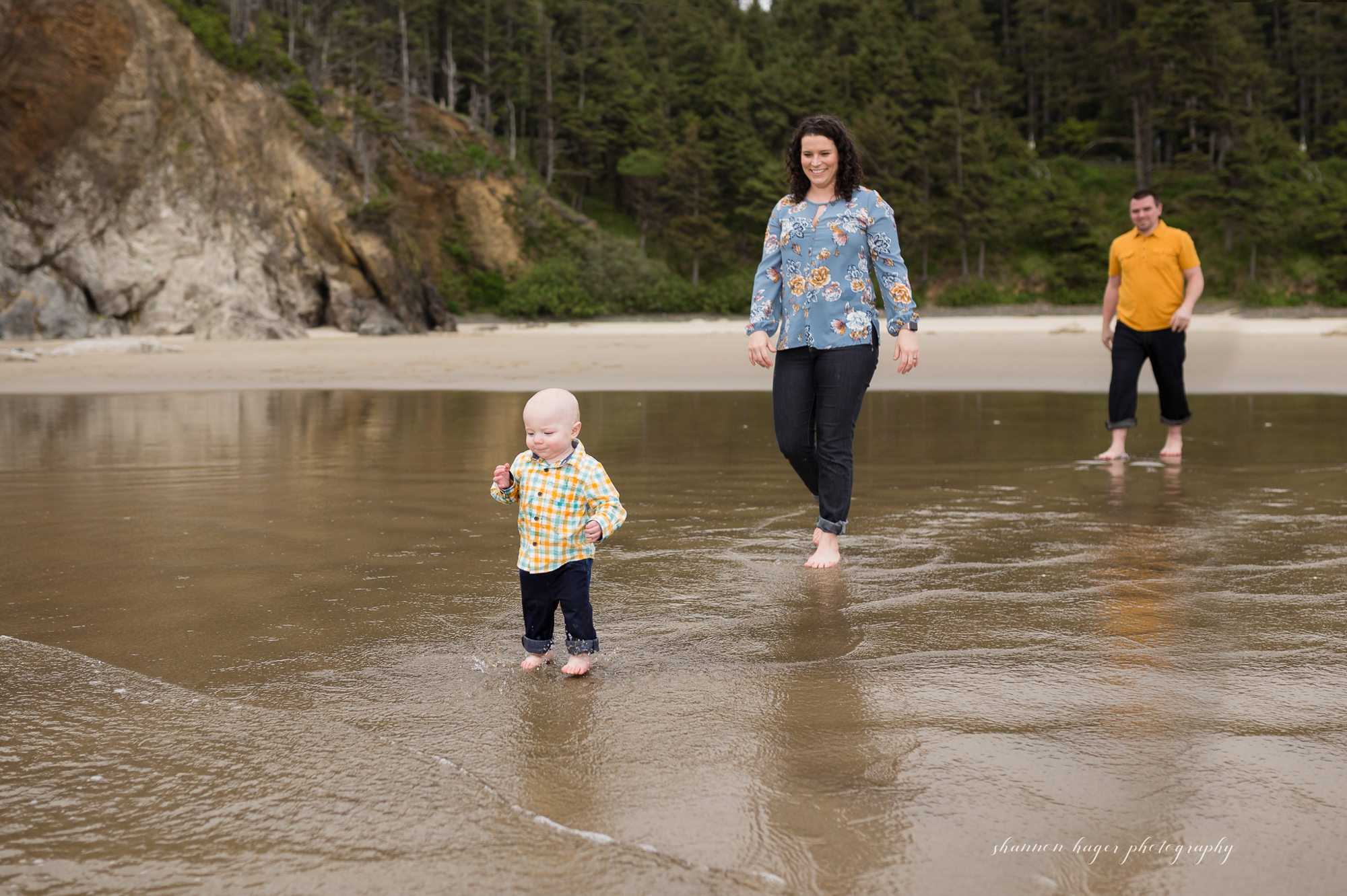 cannon beach family session, 1st birthday photos at the beach, portland family photographer, oregon coast photographer, shannon hager photography
