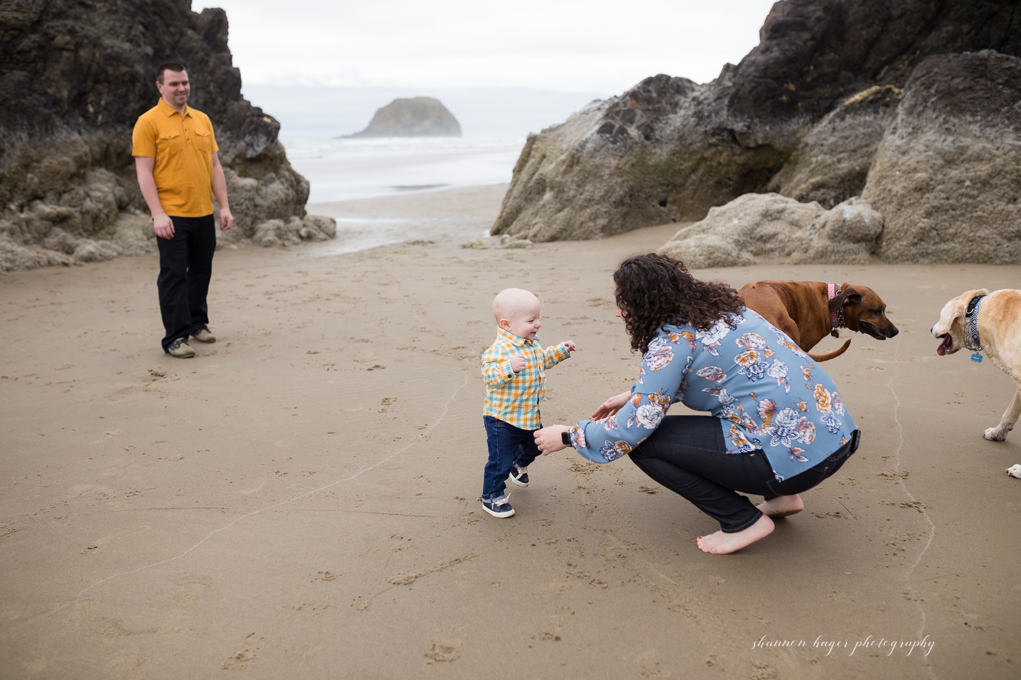 cannon beach family session, 1st birthday photos at the beach, portland family photographer, oregon coast photographer, shannon hager photography