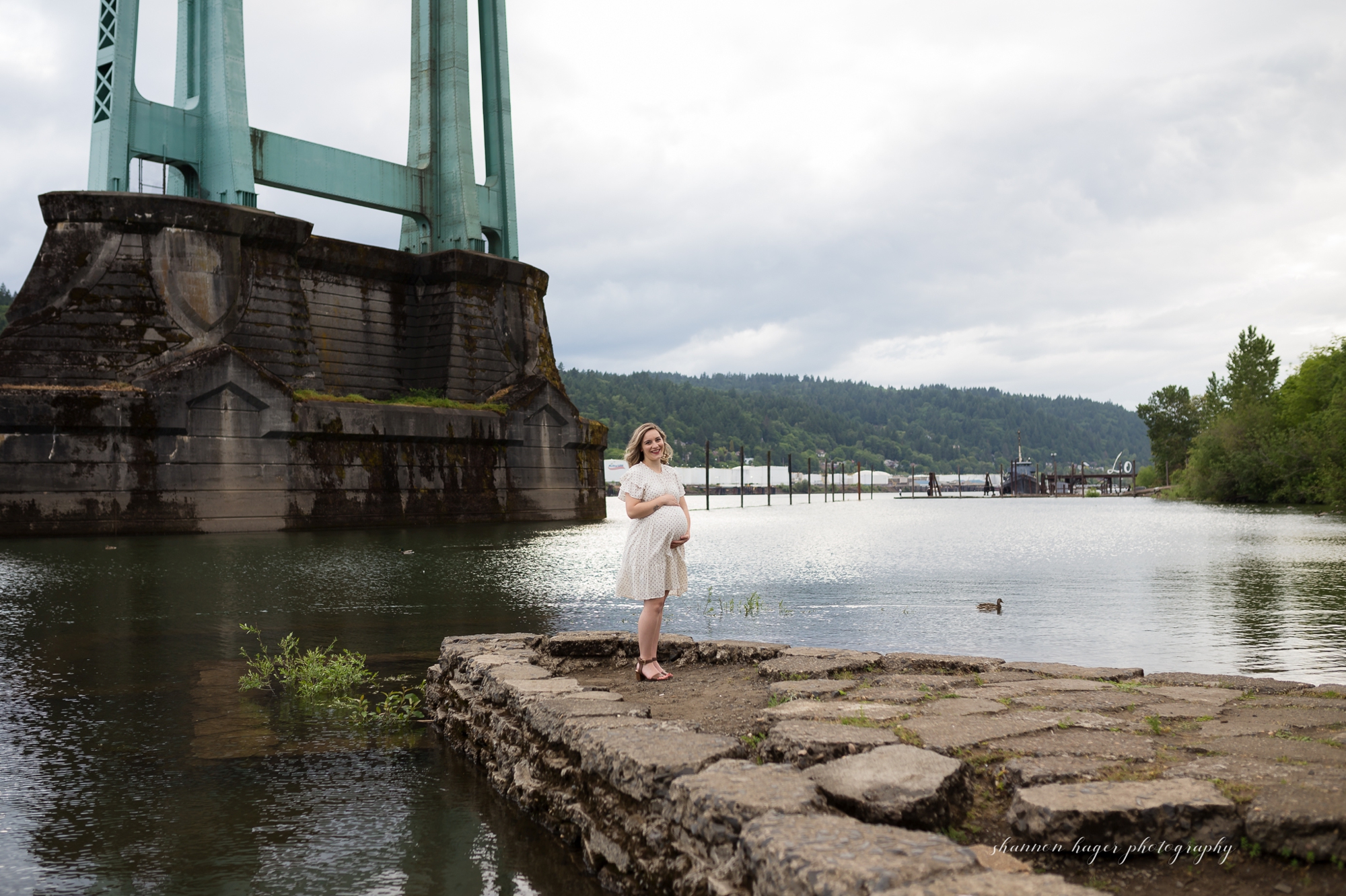 cathedral park maternity session, portland maternity photographer, oregon coast maternity photographer, shannon hager photography