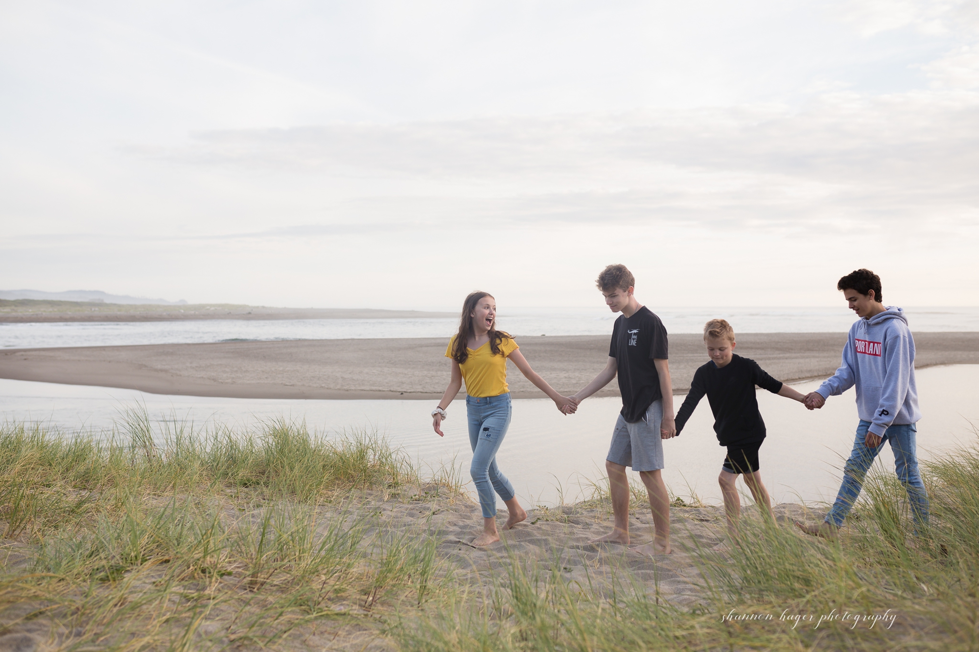 lincoln city family photographer, oregon coast family photographer, oregon coast photographer, thehagercrew, shannon hager photography