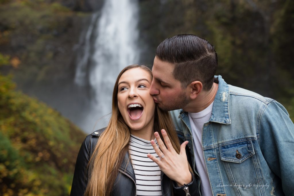 wedding proposal photographer in portland oregon, multnomah falls wedding proposal, oregon wedding photographer