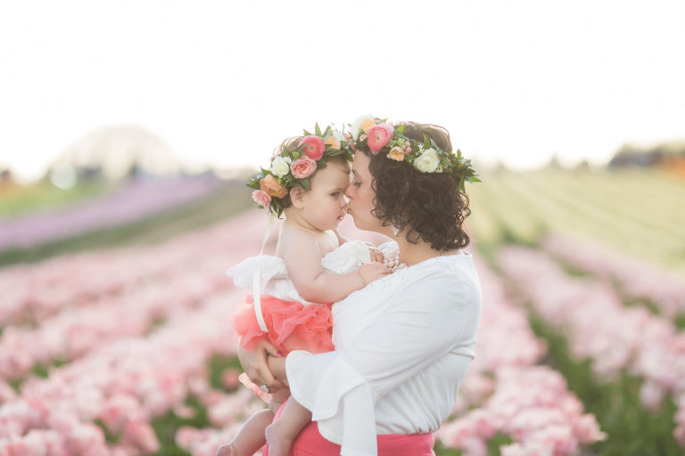 2020 spring tulip mini session, family photo at the wooden shoe tulip farm