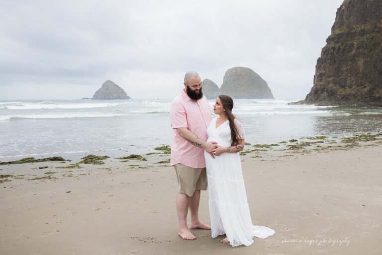 oregon coast maternity photographer, oregon beach maternity photos, oceanside maternity session