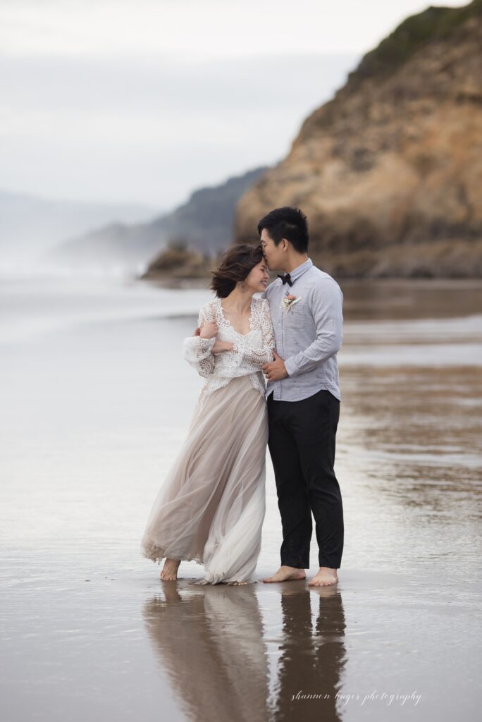 hug point elopement photographer, cannon beach wedding photographer, oregon elopement photographer