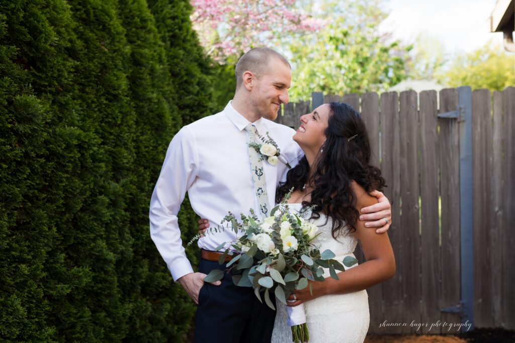 backyard wedding portland photographer, micro wedding portland, oregon zoom wedding photographer