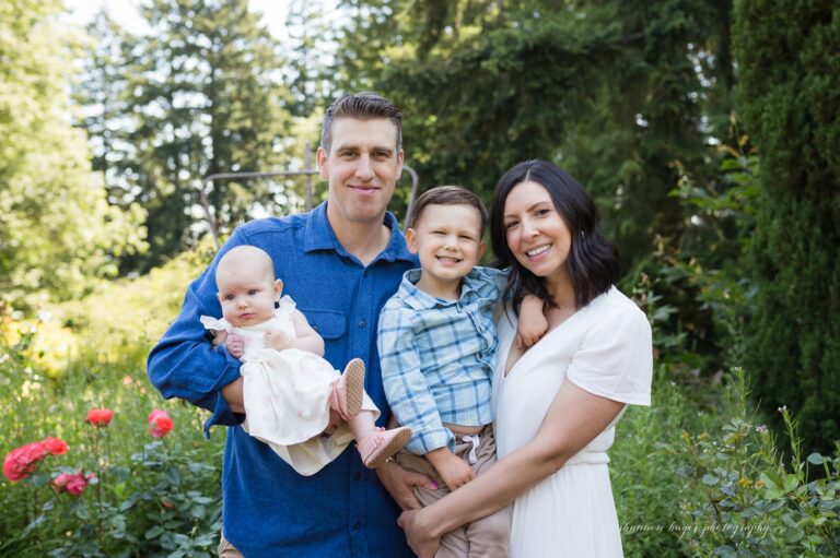 portland rose garden family photo session, portland family photographer, sherwood family photographer