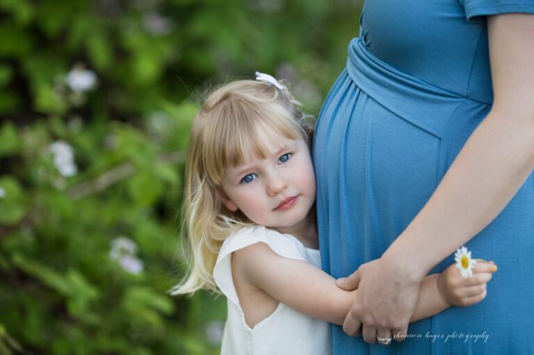 lake oswego maternity photographer, oregon maternity session by shannon hager photography, george rogers park