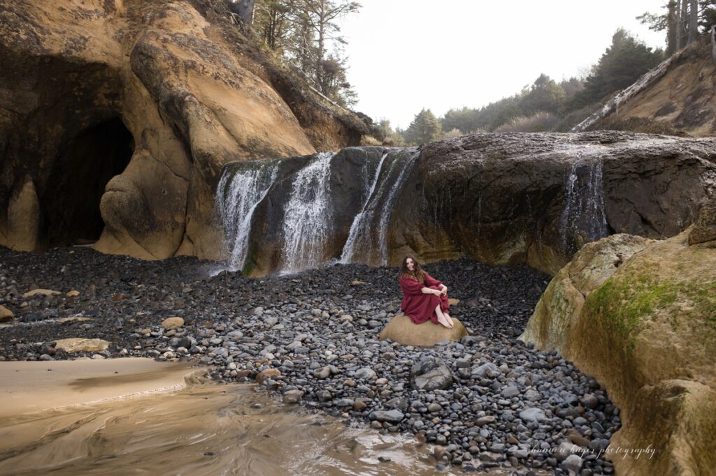 cannon beach senior session by shannon hager photography at hug point