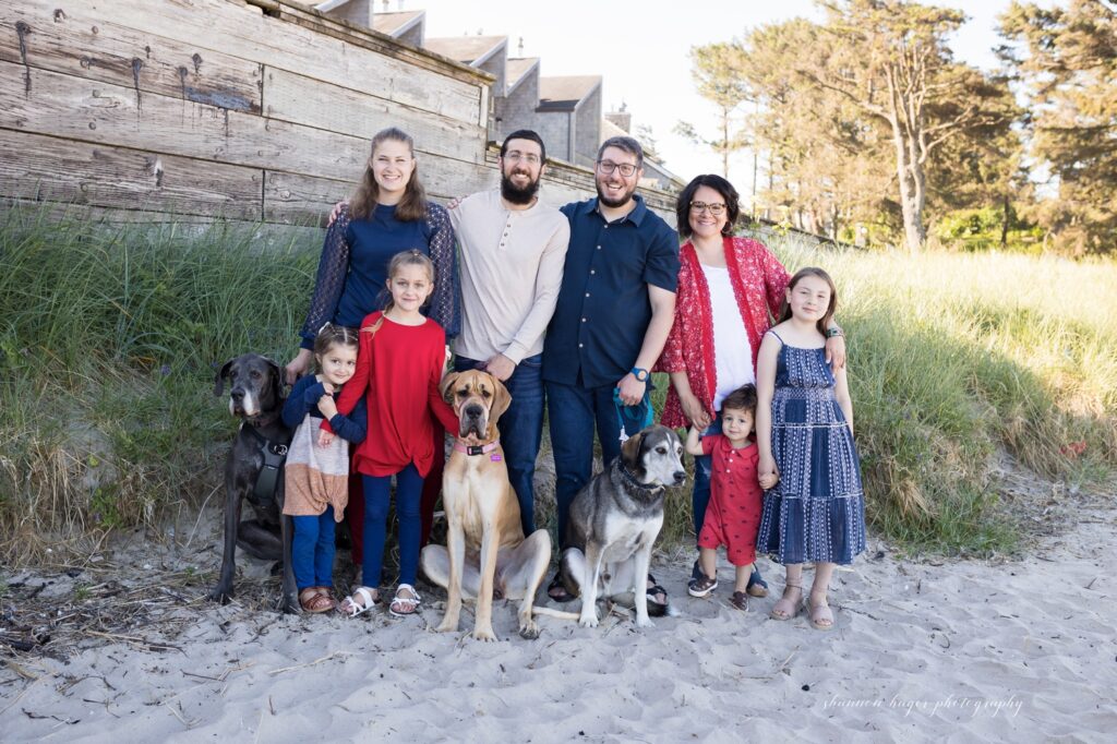 cannon beach extended family photographer, oregon coast family photos