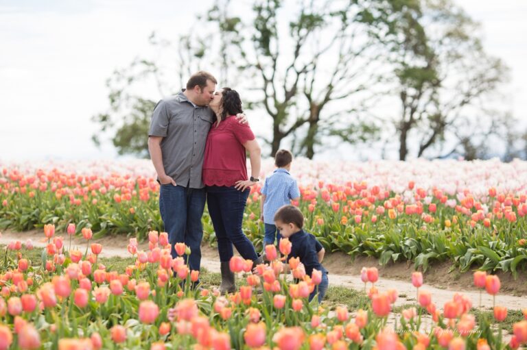 wooden shoe tulip festival family photos by shannon hager photography