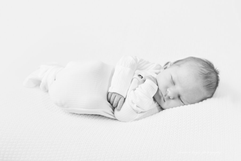 beaverton newborn photographer in home