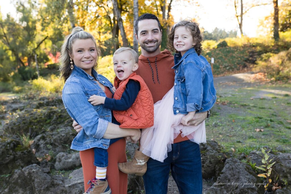 fall family photos at george rogers park in lake oswego