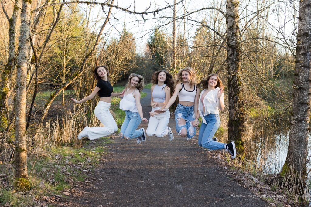 senior girl photos in sherwood oregon outside