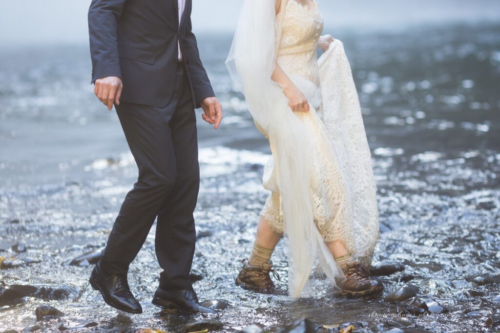 oregon waterfall elopement at abiqua falls