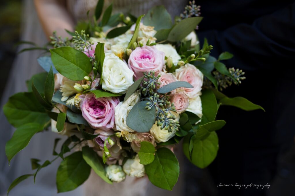 oregon waterfall elopement at abiqua falls