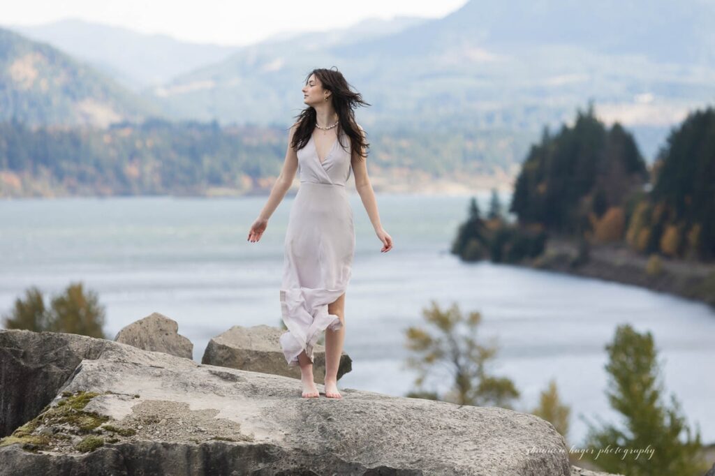 columbia river gorge senior photo by shannon hager photography