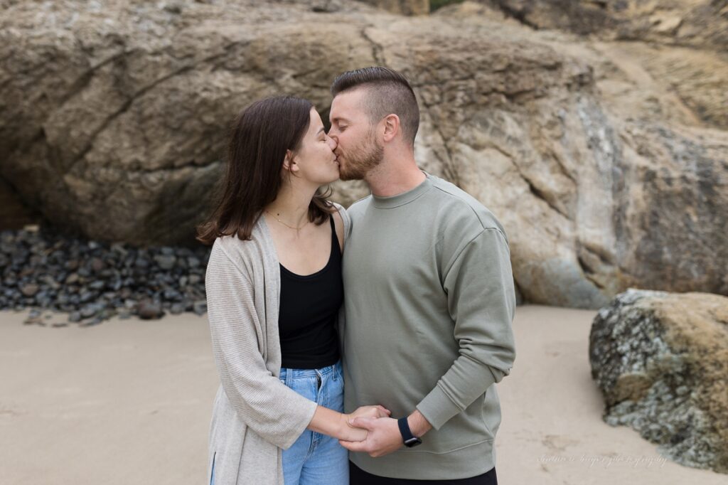 cannon beach wedding proposal at hug point