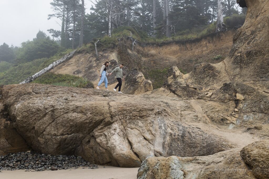 cannon beach wedding proposal at hug point