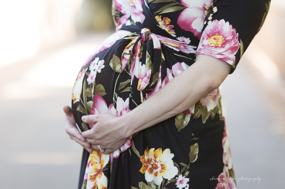Sherwood maternity photo session at the park