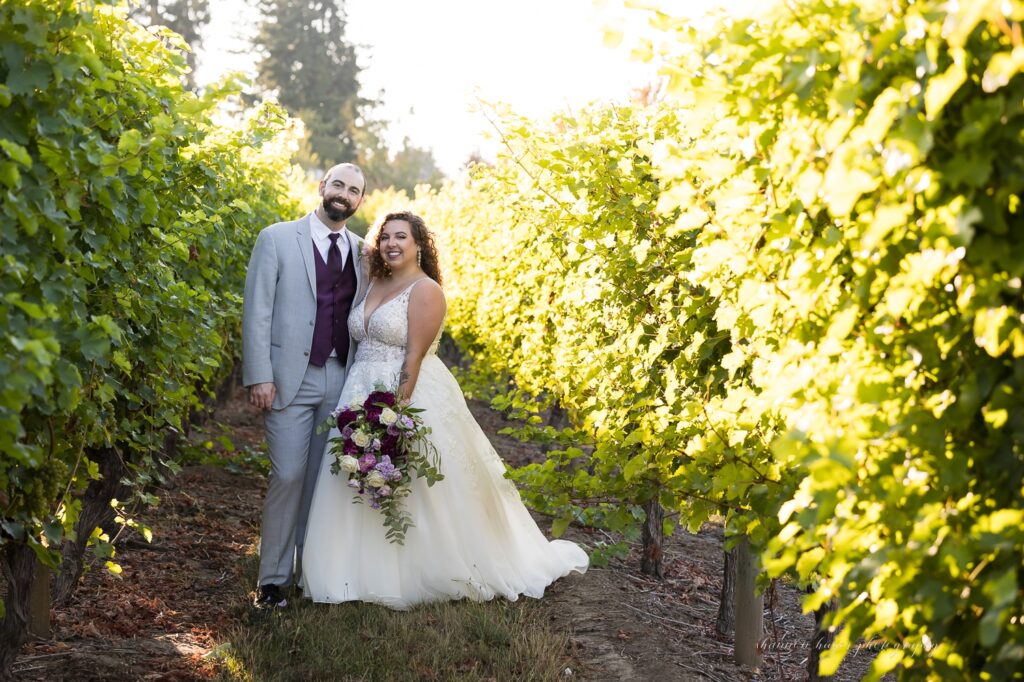 wedding photos in an oregon vineyard at aurora colony