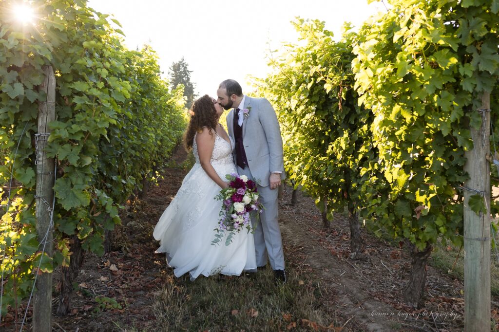 wedding photos in an oregon vineyard at aurora colony