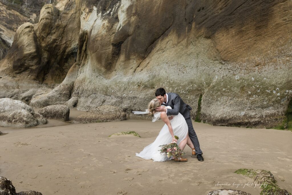 spring elopement photos at hug point