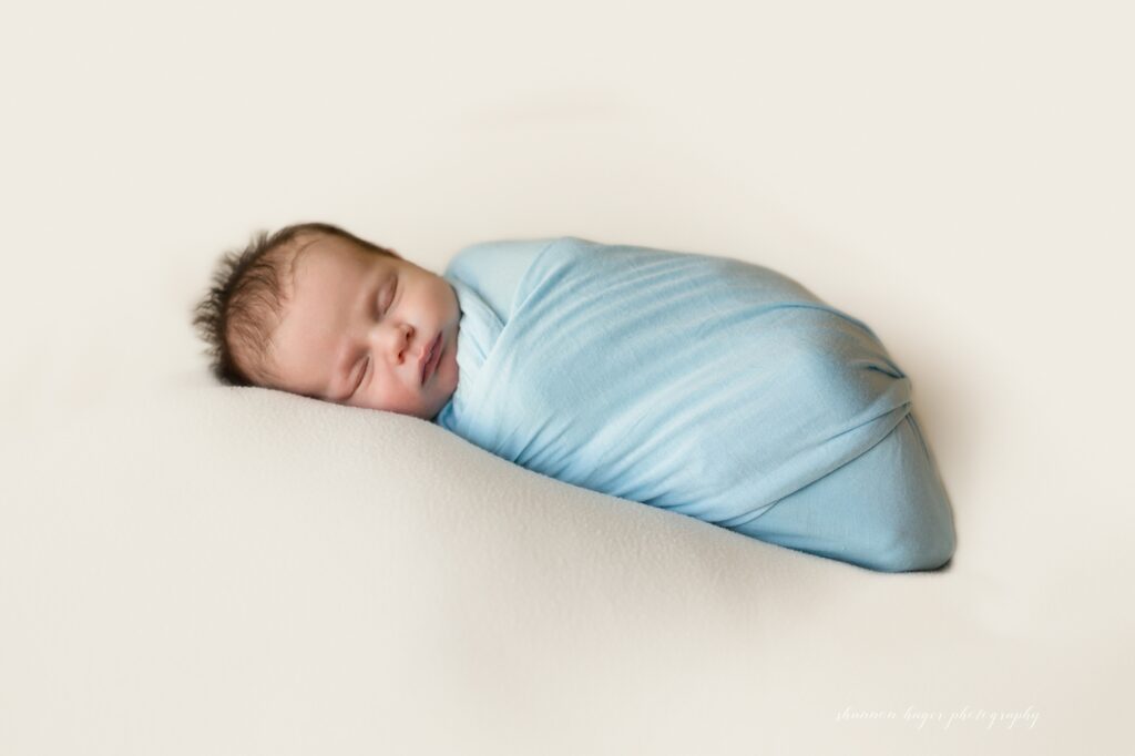 sherwood oregon newborn photos at home