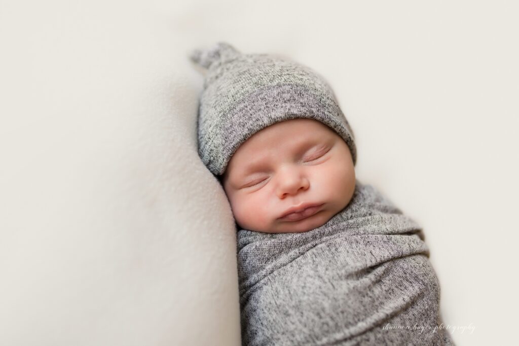 sherwood oregon newborn photos at home