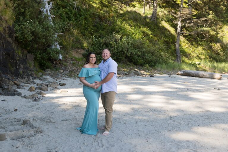 cannon beach maternity photos