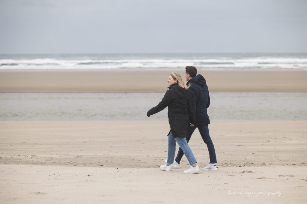 oregon coast wedding proposal on the beach