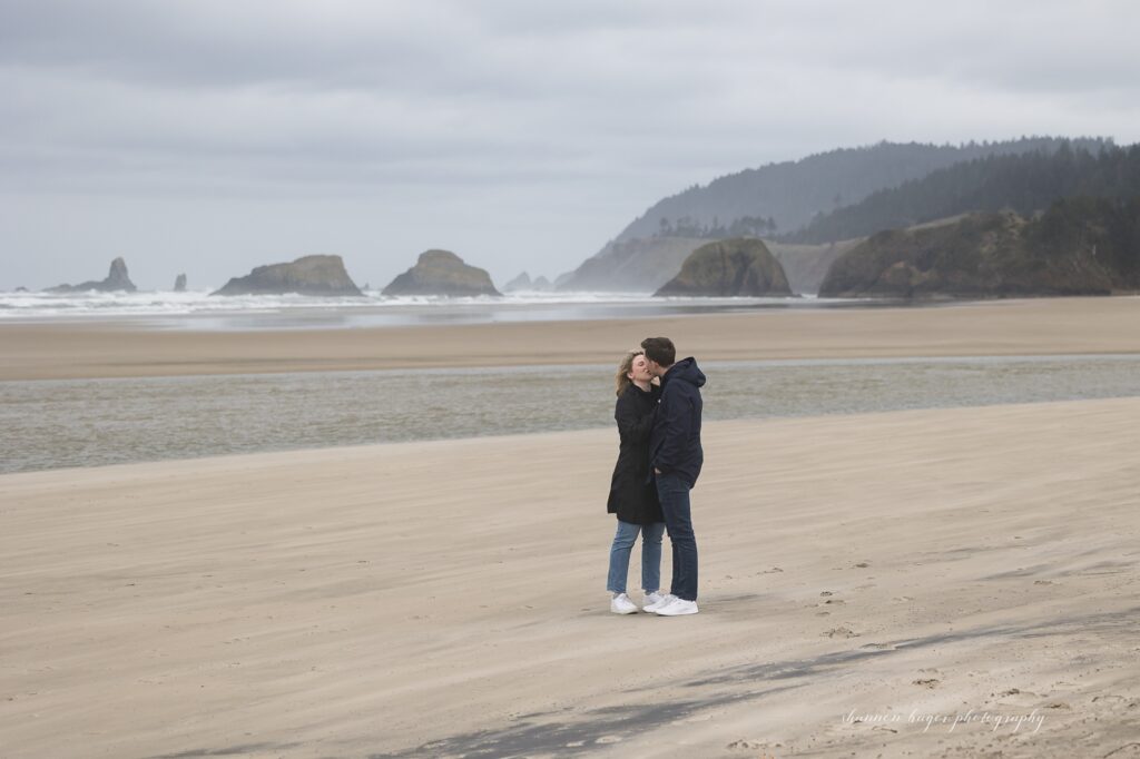 oregon coast wedding proposal on the beach