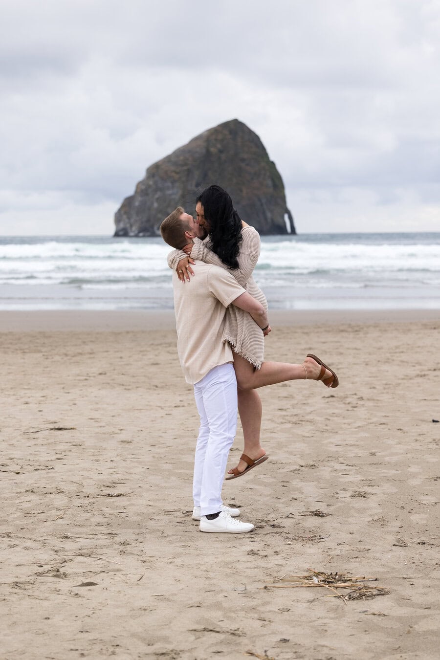 oregon beach wedding proposal
