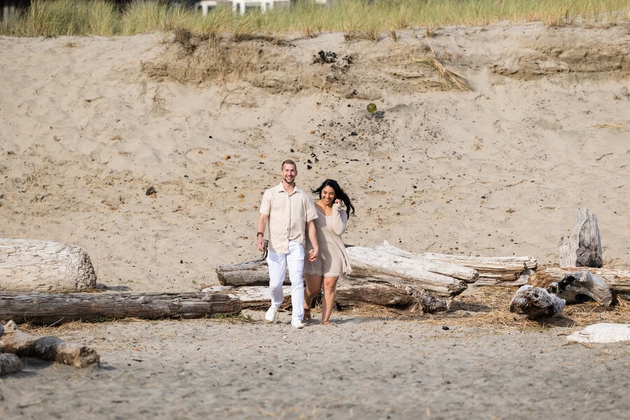 wedding proposal in pacific city on the beach